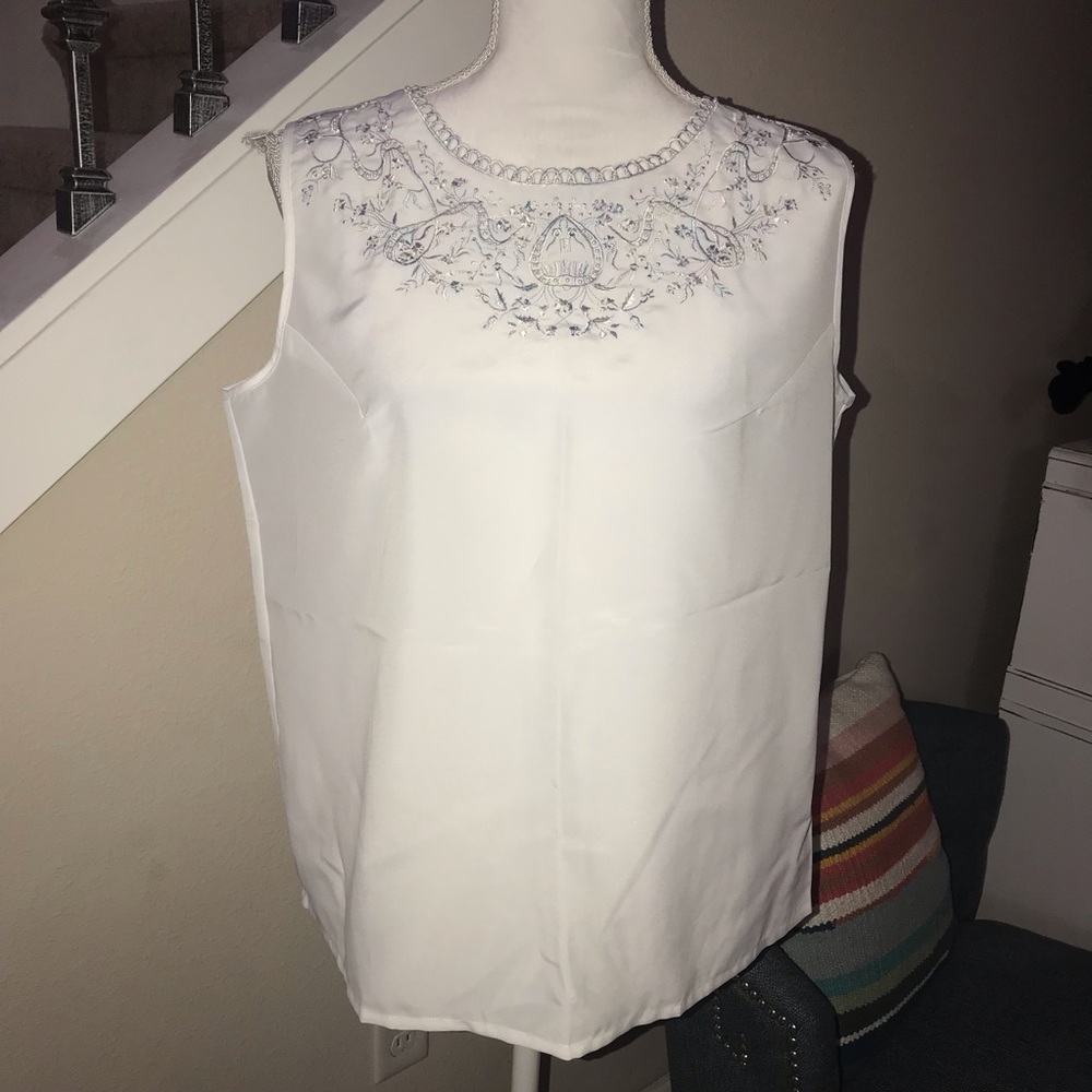 🌈 SALE 🌈 Embroidered VTG Blouse Size Medium